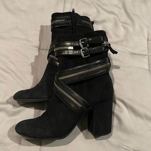 Beautiful back suede boots.   Women’s Size 7.5.  Looks great with Jeans!